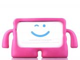 Jacquen Apple iPad Pro 10.5 Figürlü Silikon Çocuk Tablet Standlı Kılıf Pembe Renkli