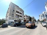 LEFKOŞA YENİŞEHİR'DE ANA CADDE ÜZERİNDE SATILIK DAİRE