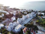 Kıbrıs Girne Karaoğlanoğlu'nda Site İçerisinde Denize 100 Metre Satılık 1+1 Daire