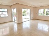 SAHİBİNDEN KİRALIK GİRNE MERKEZ’DE 3+1 (167m2) GENİŞ VE FERAH DAİRE.