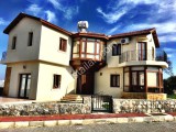 GİRNE ALSANCAK'TA  DENİZE YÜRÜME MESAFESİNDE TATİL VİLLASI
